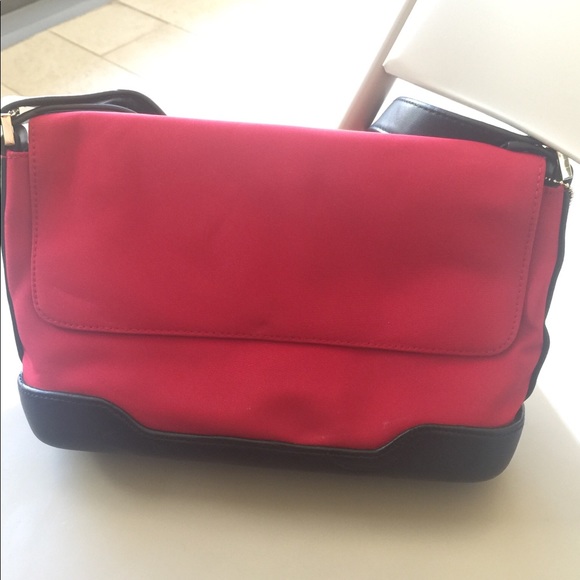 Red and black nylon and leather purse - Picture 2 of 3